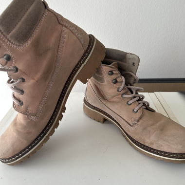 Bottes de marche en cuir beige