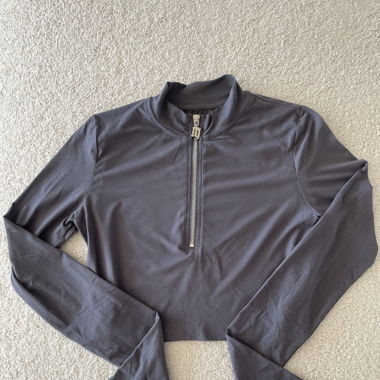 long sleeve gray with zipper