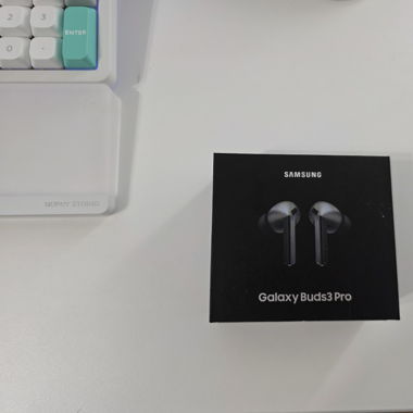 New/Neu Samsung Galaxy Buds 3 Pro with warrenty