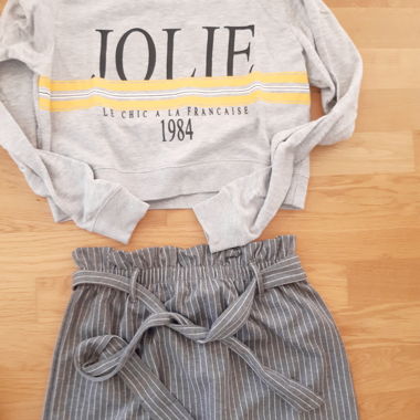 Sweater & skirt size S, condition like new