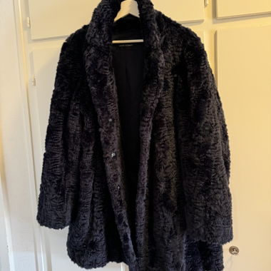 Manteau en fausse fourrure