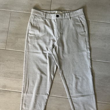 Lotto di 4 pantaloni