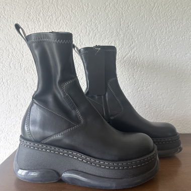 Boots Miista