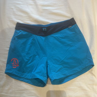 Short de sport bleu