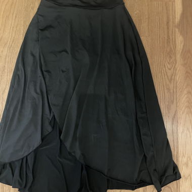 Jupe noire avec pantalon intégré