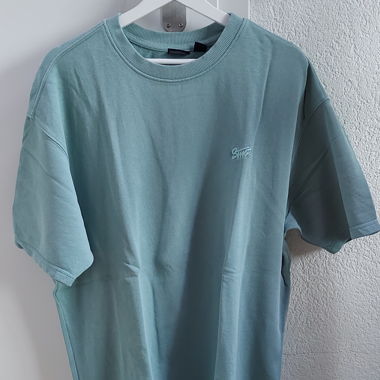 Grünes T-shirt
