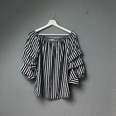 Schwarz-Weisse Bluse