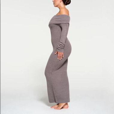 Schulterfreies Strickkleid Skims