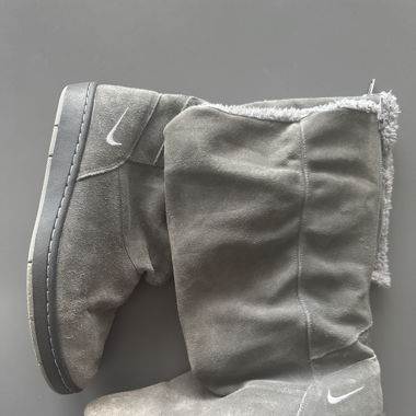 Bottes Nike gris