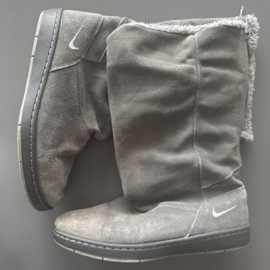 Bottes Nike gris
