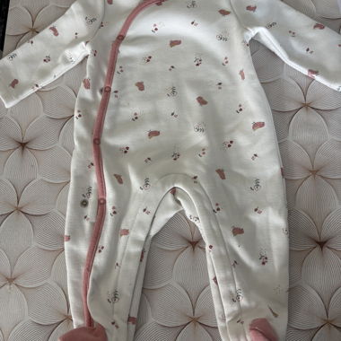 Baby Pyjama mit Motiven