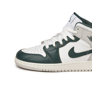 Nike / 38.5 / 6Y
