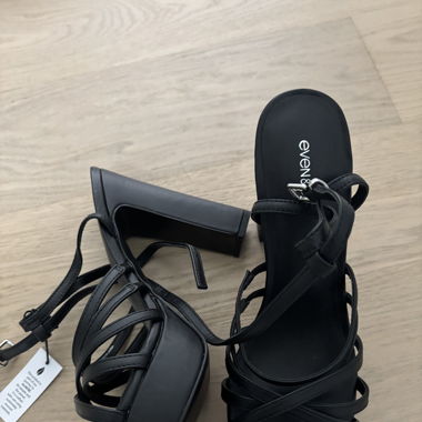 High Heels Schwarz neu
