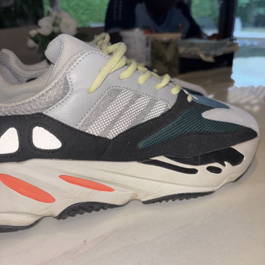 Yeezy 700v2