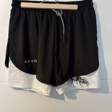 SAVD schwarze Sportshorts mit Innenshorts