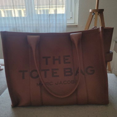 THE TOTE BAG Marc Jacobs brown