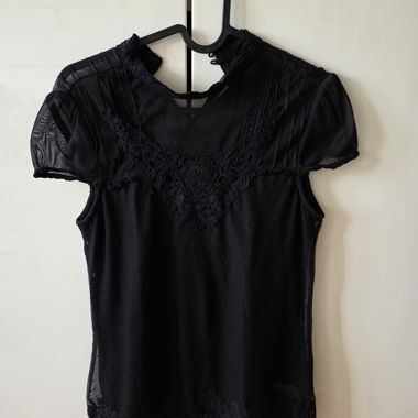 Blusa nera in pizzo Zara