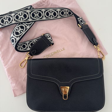 Borsa a spalla Coccinelle in pelle nera