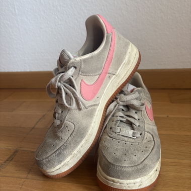 beige, pinke Nike Air Schuhe selten getragen