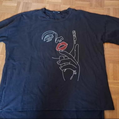 Camicia nera con viso nuovo