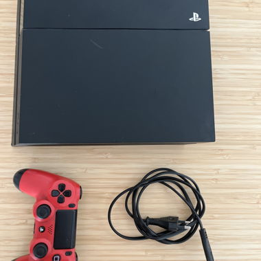 PlayStation 4 (manette et câble d’alimentation)