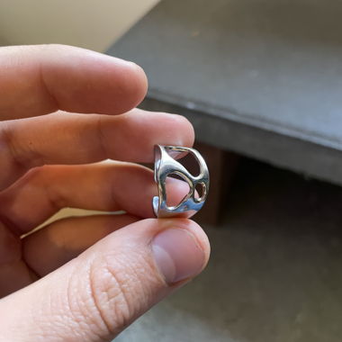 Anello traforato argentato (spedizione gratuita)