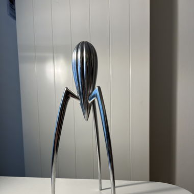 ALESSI Zitronenpresse aus Aluminium silberfarben