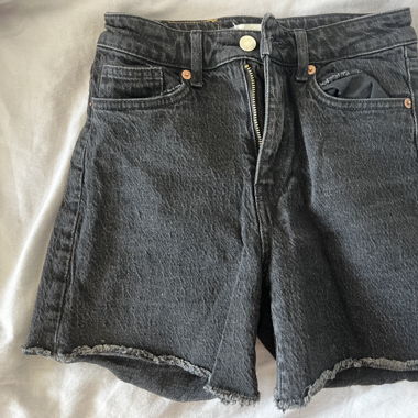 Short noir 