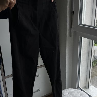 Schwarze Hose