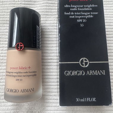 Giorgio Armani Power Fabric foundation