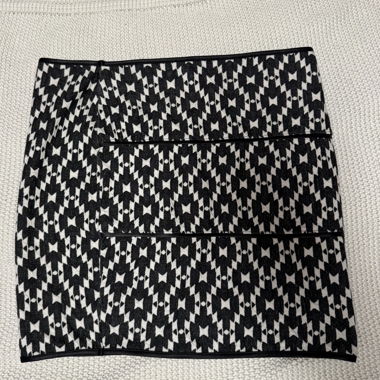 Patterned fabric skirt