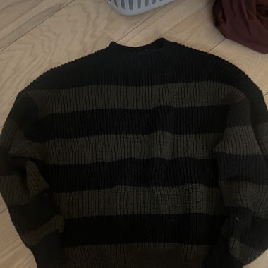 gestreifter Pulli