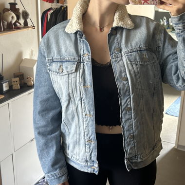 Giacca di jeans H&M foderata in sherpa