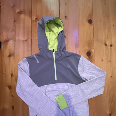 Pull Kalenji gris/vert fluo 