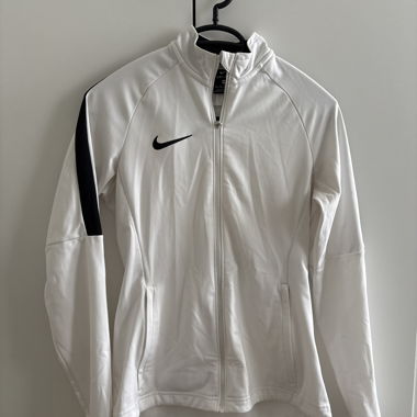 Nike-Reissverschlussjacke