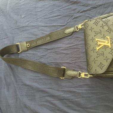 LV Bag Black