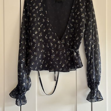Chemisier bleu foncé, motif floral, taille S