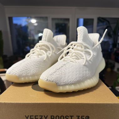 Yeezy triple white 