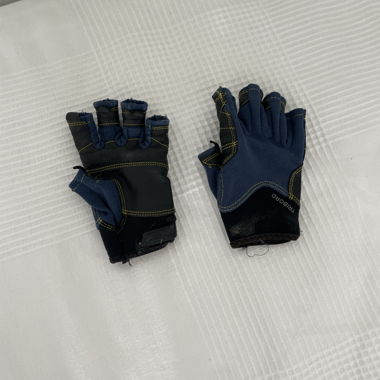 Sailing gloves