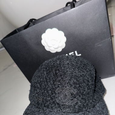 Chanel chapeau 