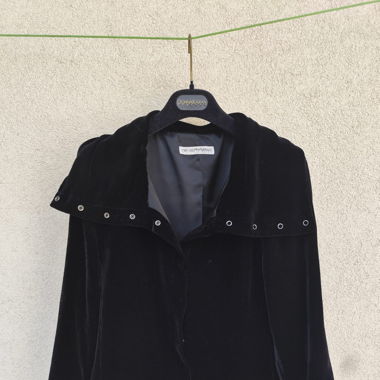 Schwarze, samtige Armani Jacke