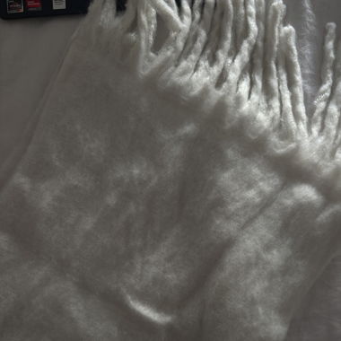 Écharpe blanche jamais portée