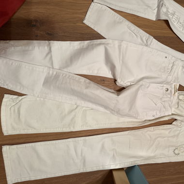 Drei weisse Hosen Iceberg usw.