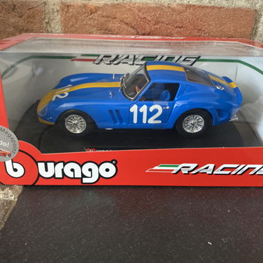 Auto da corsa modellino Bburago 1:24