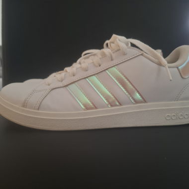 Adidas Sneaker