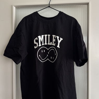 Black H&M Smiley T-Shirt M (M)