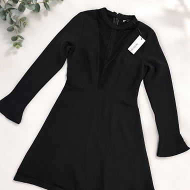 Robe noire manches longues