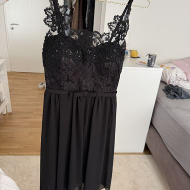 Robe noire élégante