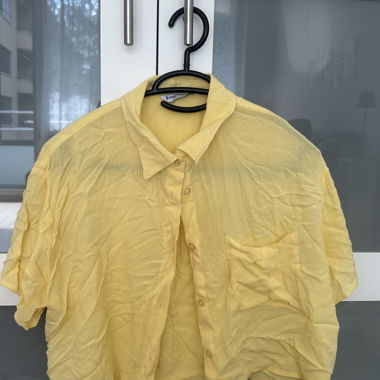 Camicia gialla a maniche corte