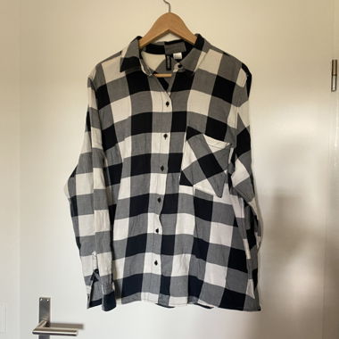 Checked long-sleeve shirt